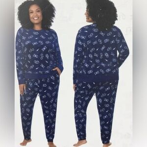 Wizard world Harry Potter Pajamas size Large blue cozy warm and comfortable
